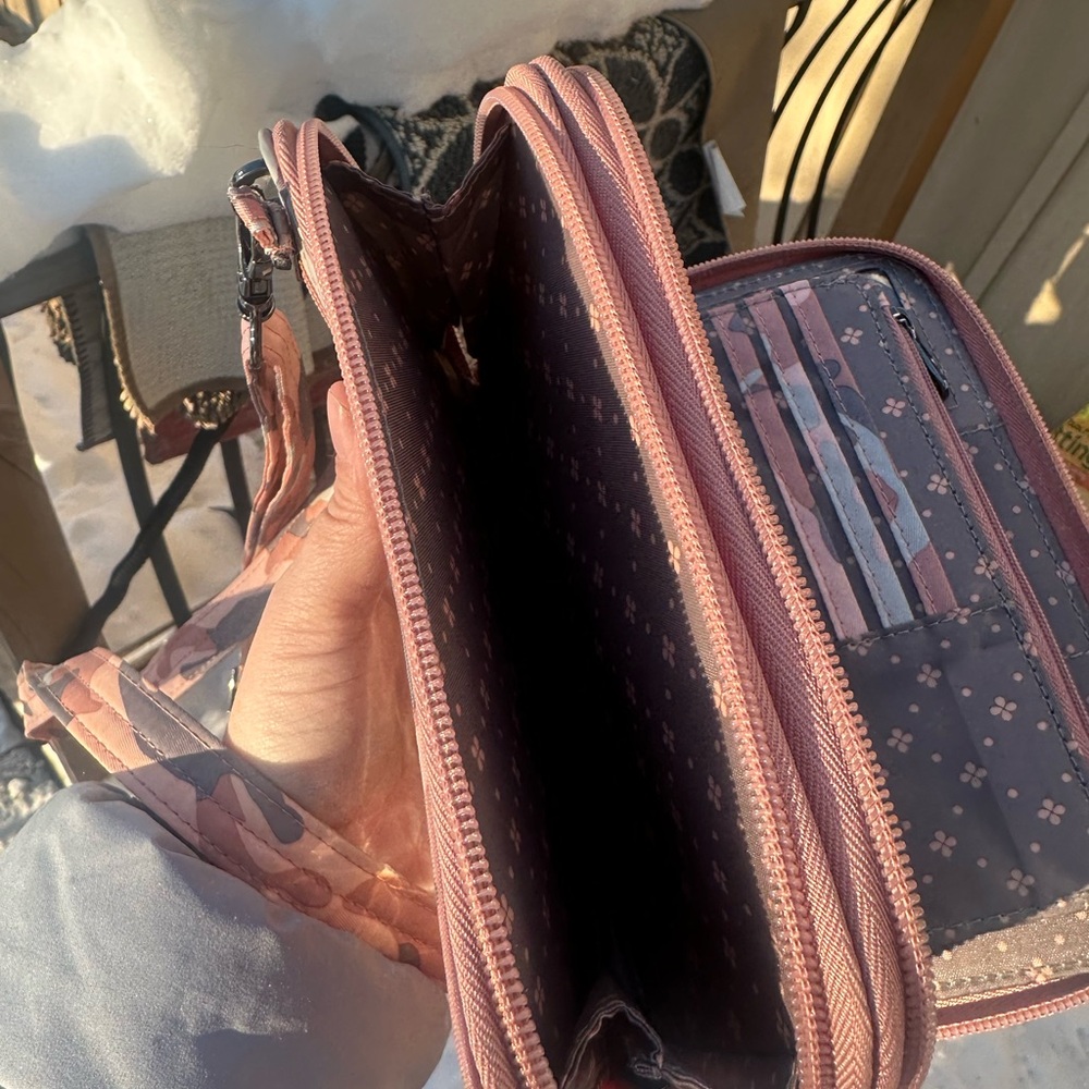 Lug Quickstep Convertible Wallet - Quilted Pink Camo - Picture 4 of 10